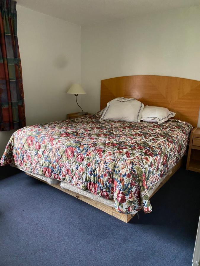 Northern Pine Inn Hayward Luaran gambar