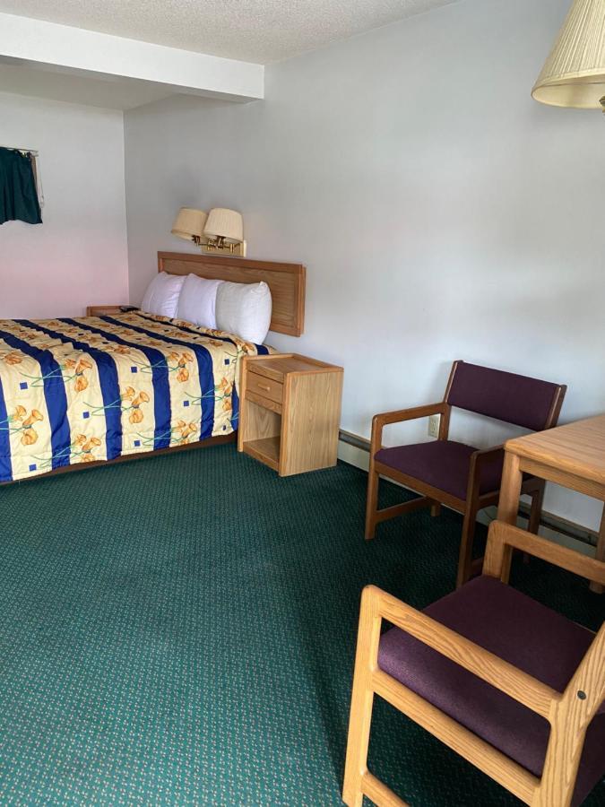 Northern Pine Inn Hayward Luaran gambar