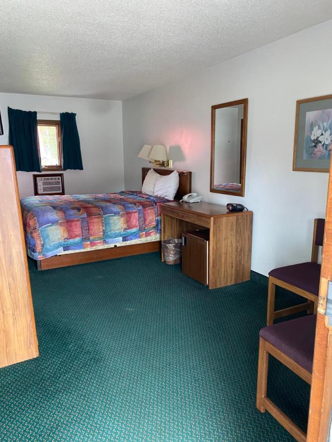 Northern Pine Inn Hayward Luaran gambar